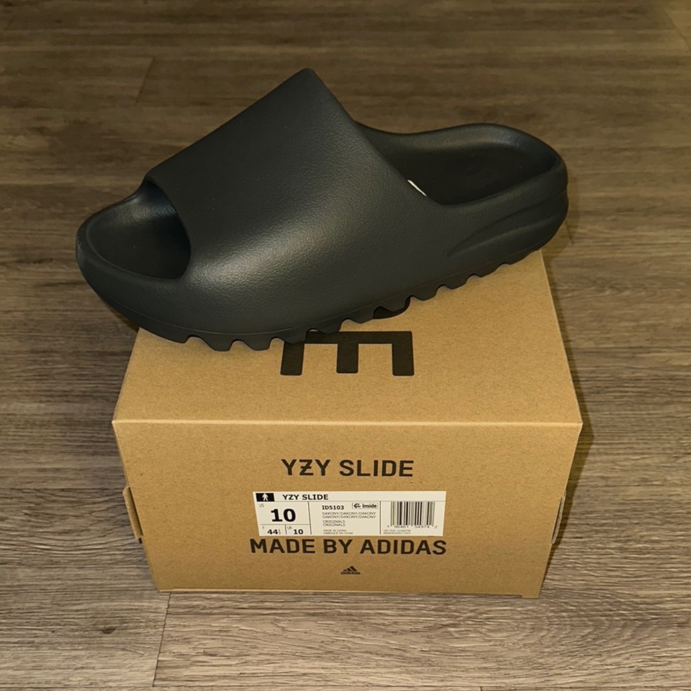 Adidas YZY Slide in Black